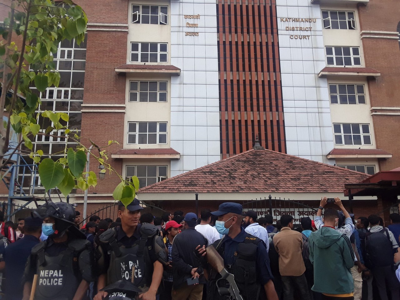 सुन तस्कर प्रकरणः महरालाई थुनामै राख्ने आदेश